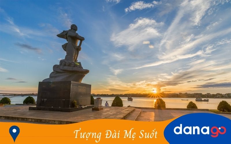 tượng đài mẹ suốt
