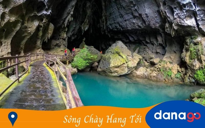 sông chày hang tối