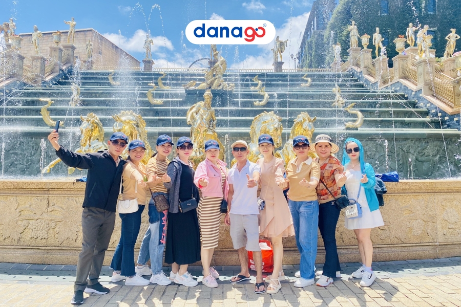 Đoàn khách của DANAGO check-in Thác Thần Mặt Trời