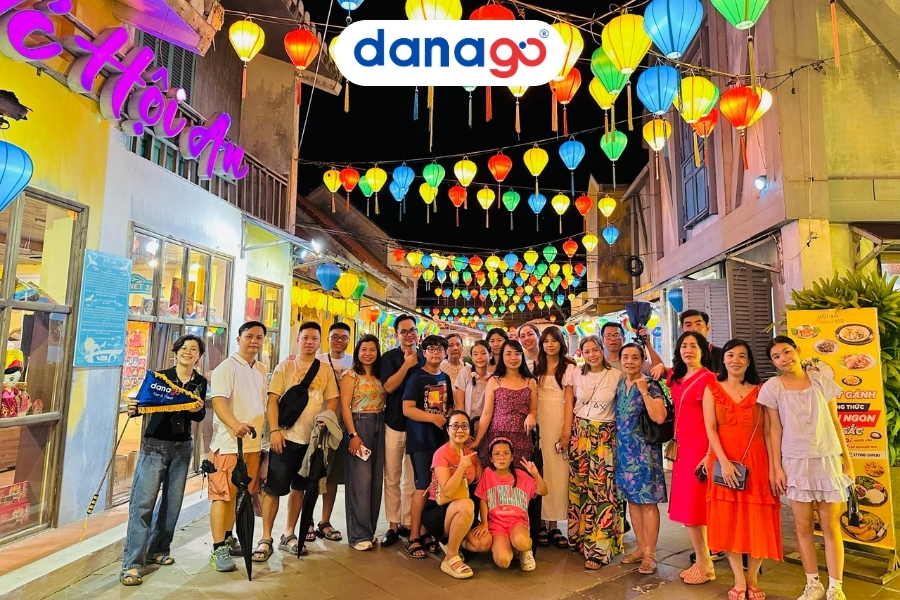 Tản bộ Hội An trong tour của DANAGO