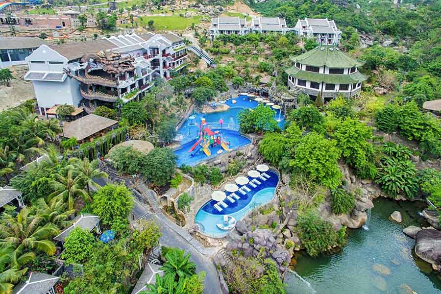 tắm suối khoáng nóng thần tài tắm suối khoáng nóng thần tài