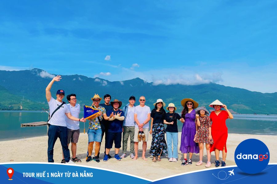Check in tại Lăng Cô - Tour Huế 1 ngày của DANAGO